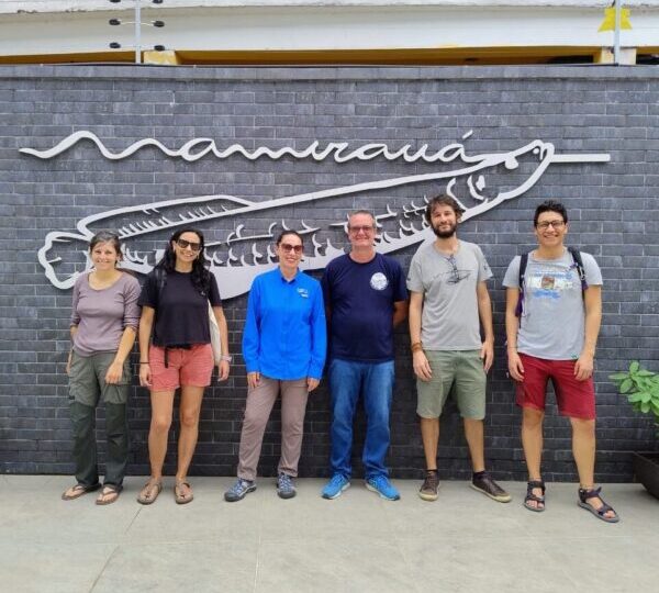 USFQ y el Instituto Mamirauá fortalecen el monitoreo integral de los ecosistemas acuáticos amazónicos