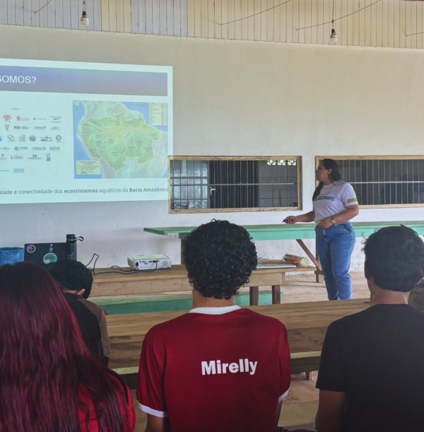 HOME-ESPAÑOL 1 Conservando la Cuenca Amazónica Aguas Amazonicas