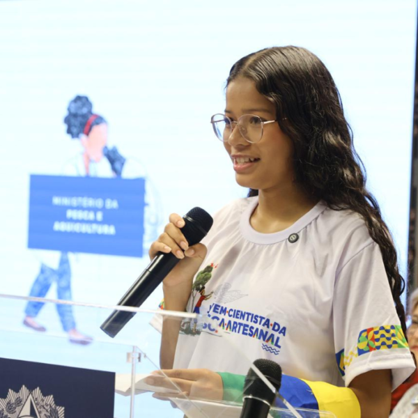 HOME-ESPAÑOL 1 Conservando la Cuenca Amazónica Aguas Amazonicas